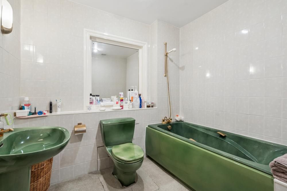 Additional image 24 of 6 bed detached house for saleTwo Dells Lane, Ashley Green, Chesham HP5