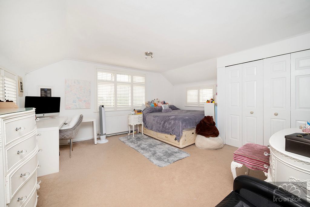 Additional image 12 of 5 bed detached house for saleHeathfield Road, Bushey, Hertfordshire WD23
