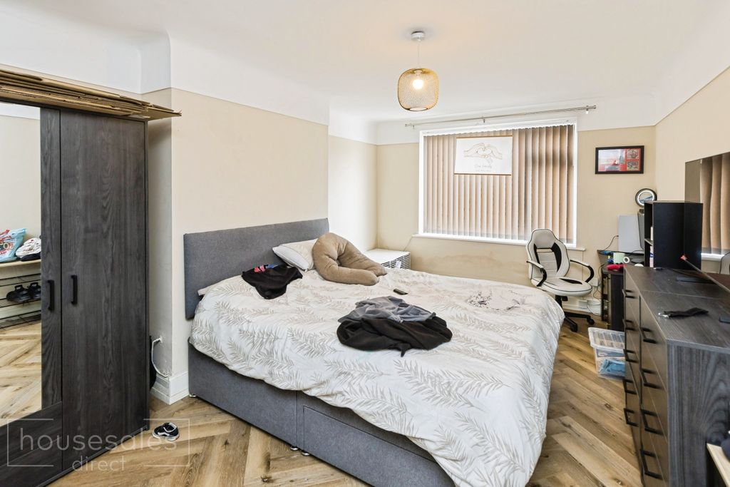Additional image 5 of 2 bed flat for saleRedland Close, Chester CH4