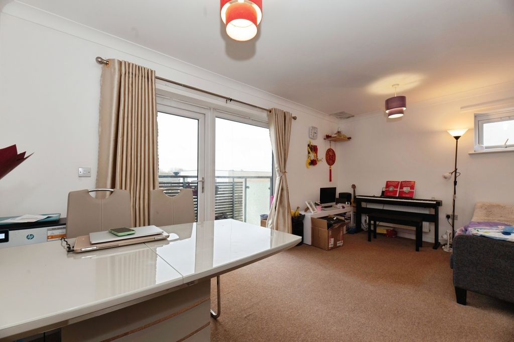 Additional image 5 of 2 bed flat for saleFerndale Crescent, Surrey SM5