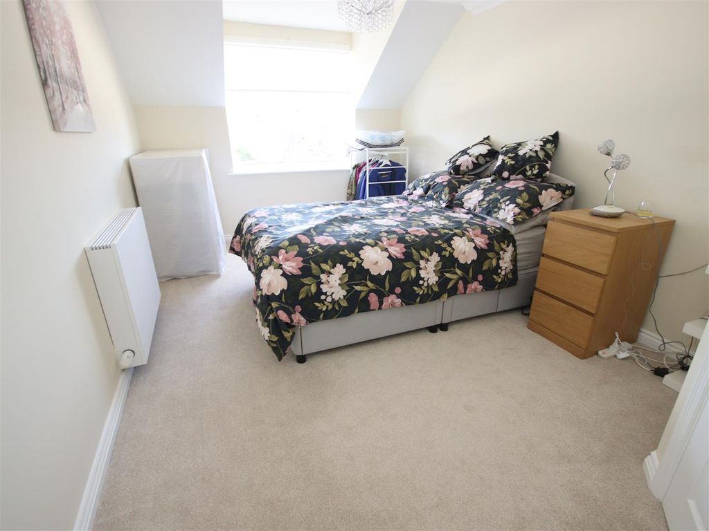 Additional image 6 of 2 bed flat for saleSt Andrew's Lodge, The Causeway, Chippenham SN15