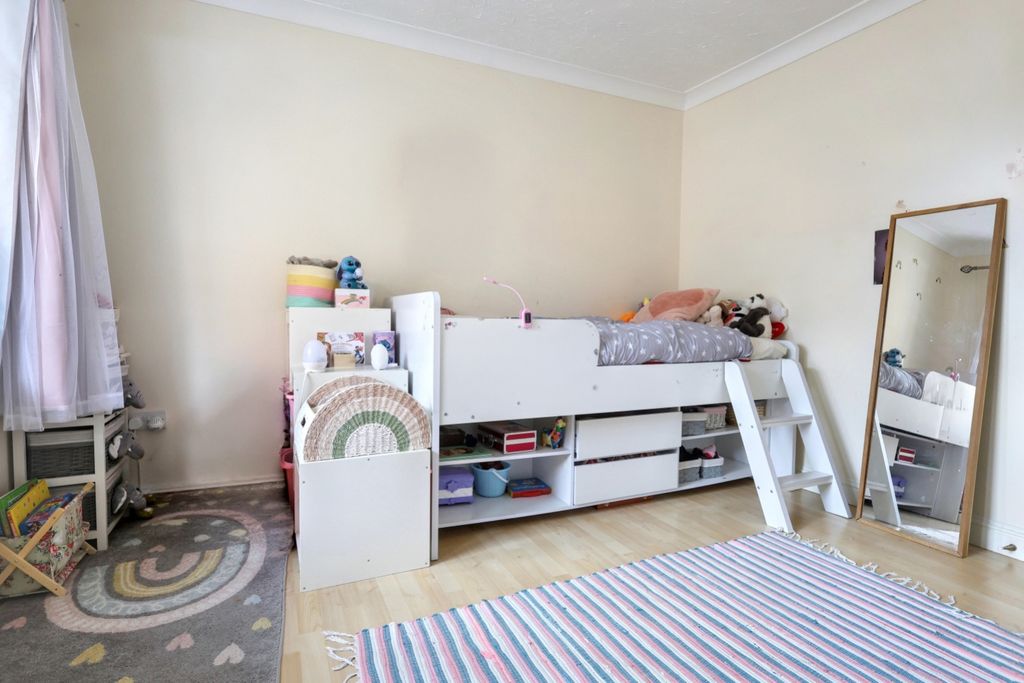 Additional image 18 of 4 bed detached house for sale16 Wychwood Close, Carterton OX18