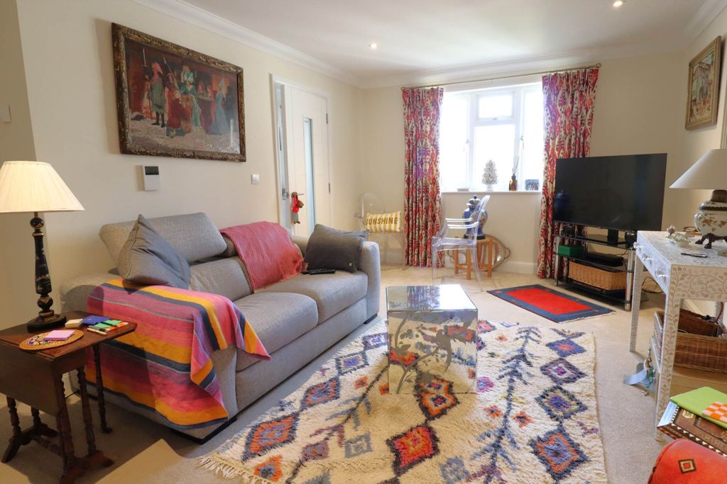 Additional image 4 of 1 bed flat for saleFleur De Lis, Marlborough SN8