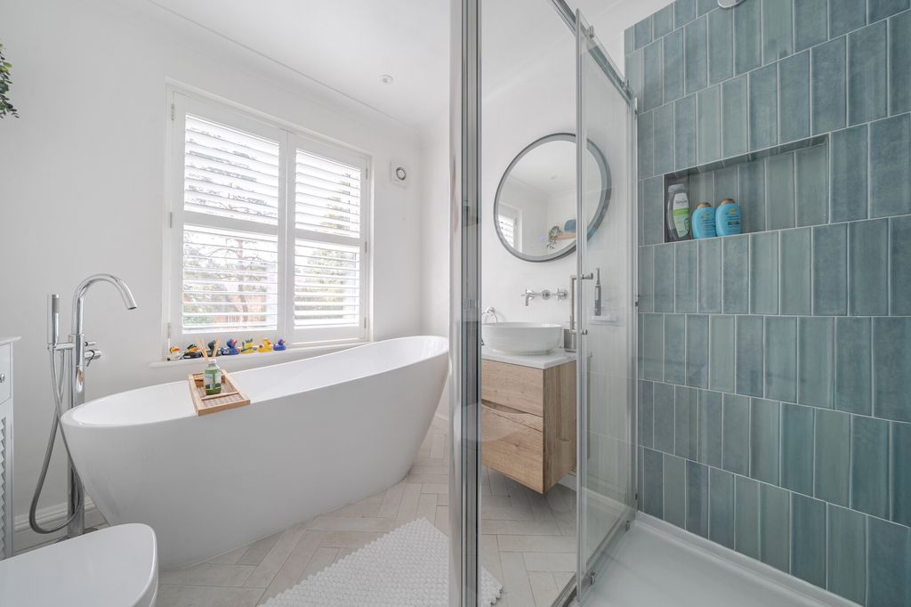 Additional image 8 of 6 bed detached house for saleWalkers Ridge, Camberley GU15