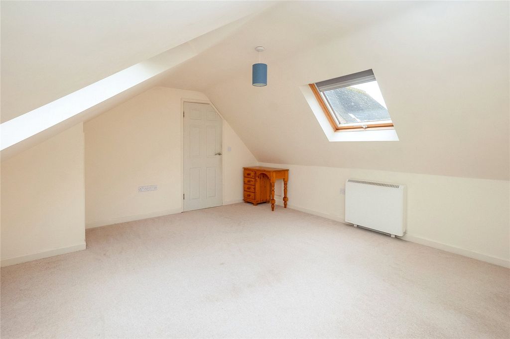 Additional image 7 of 2 bed flat for saleFinsbury Place, Chipping Norton, Oxfordshire OX7