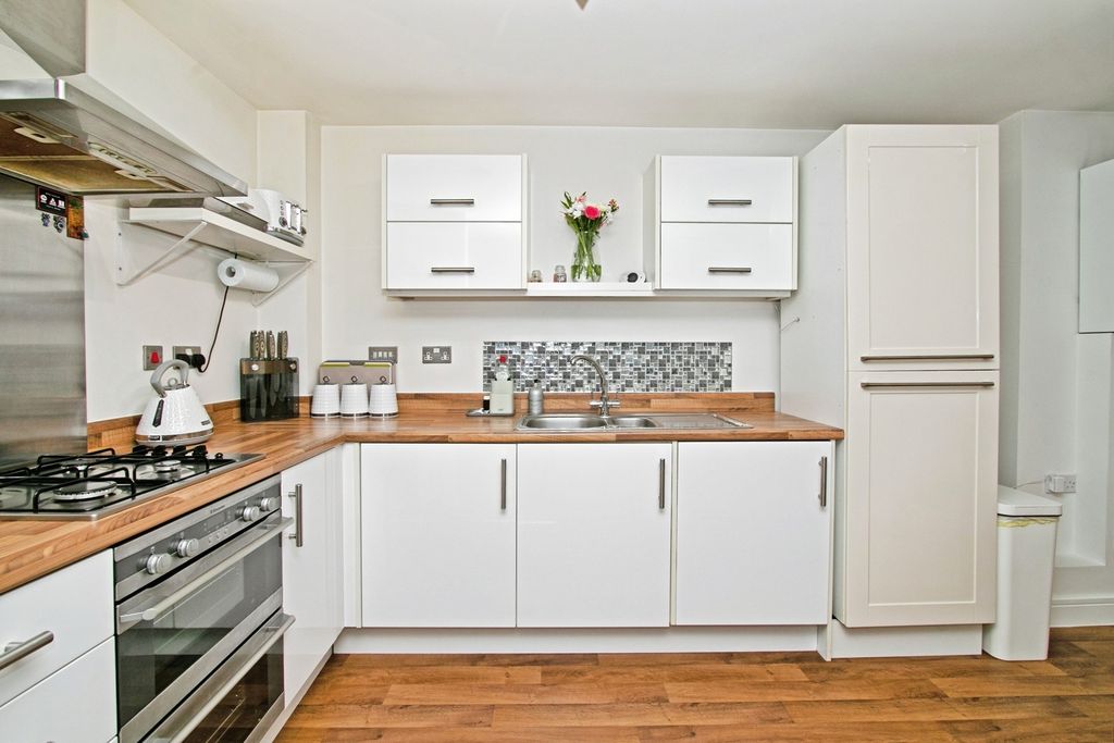 Additional image 8 of 2 bed flat for saleKerrier Way, Camborne, Cornwall TR14