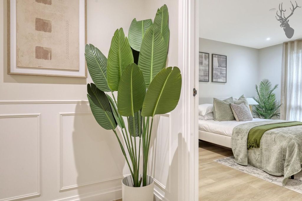 Additional image 18 of 2 bed flat for saleHigh Road, Chigwell IG7