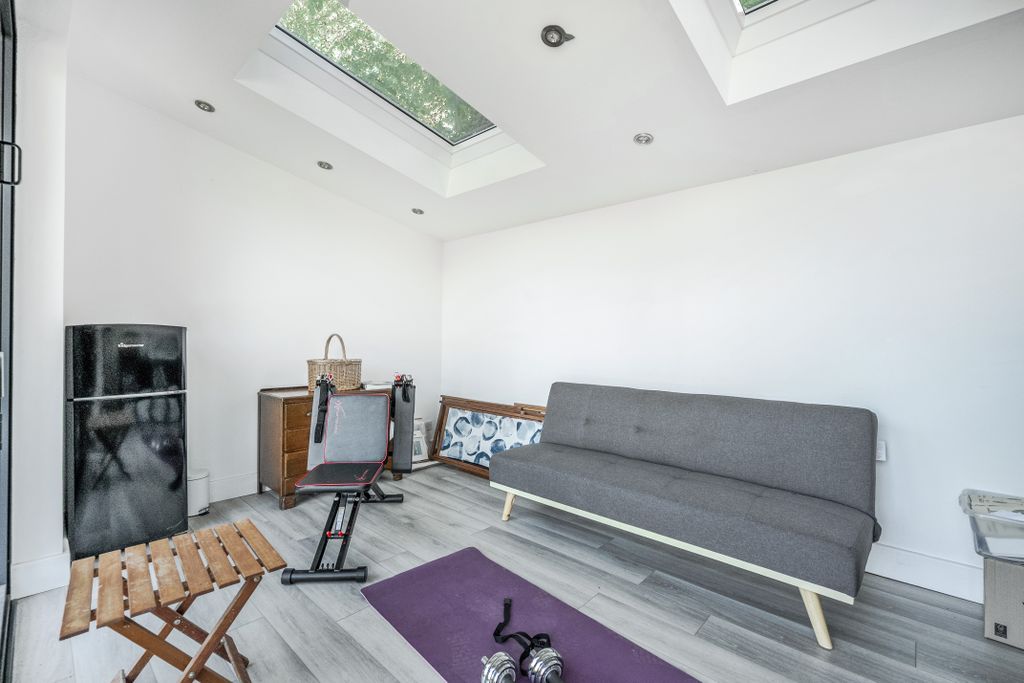 Additional image 18 of 2 bed flat for saleHarestone Hill, Caterham CR3