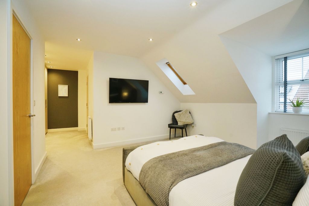 Additional image 16 of 5 bed detached house for saleRyeback Close, Burton-On-Trent DE15