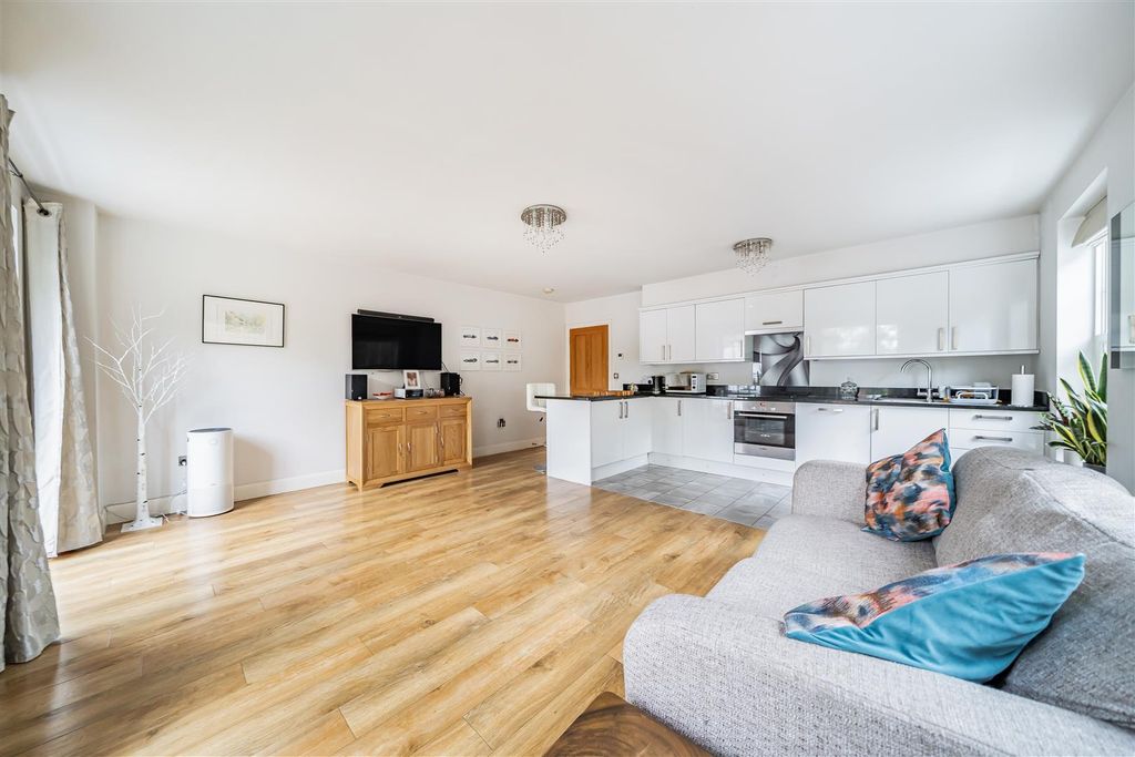 Additional image 17 of 2 bed flat for saleNicole Lodge, 2 Carshalton Park Road, Carshalton SM5