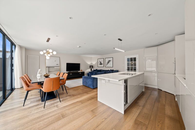 Additional image 8 of 4 bed link detached house for salePrinces Avenue, Carshalton Beeches SM5