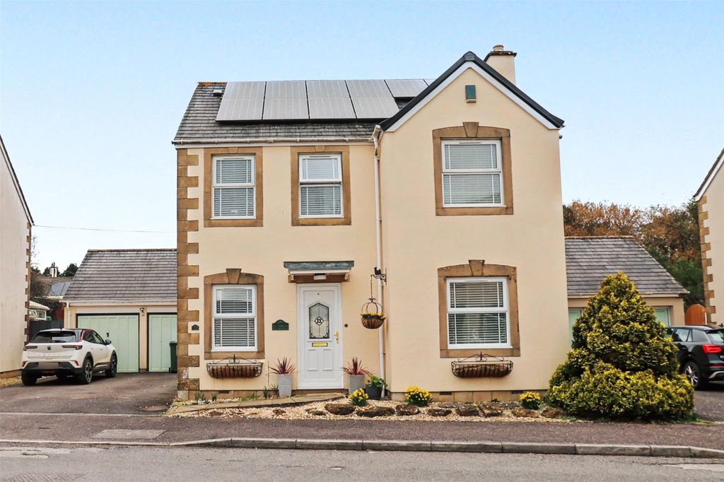 4 bed detached house for saleKings Park, Chulmleigh, Devon EX18