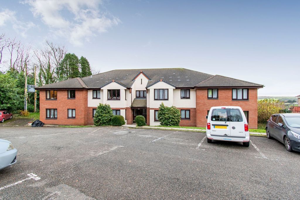 2 bed flat for salePlymouth Road, Fairlight Plymouth Road PL14