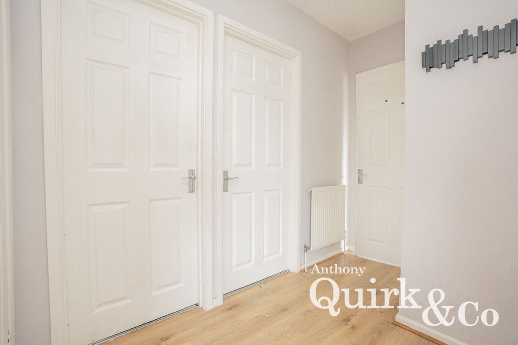 Additional image 8 of 2 bed flat for saleMornington Cresent, Canvey Island SS8