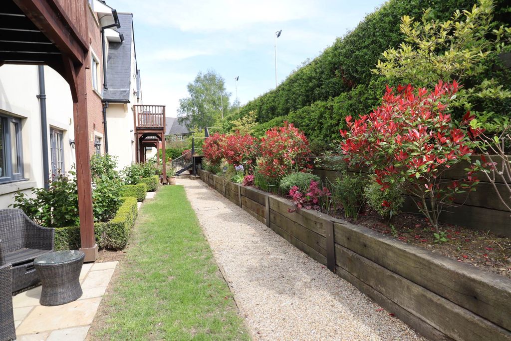 Additional image 9 of 1 bed flat for saleFleur De Lis, Marlborough SN8