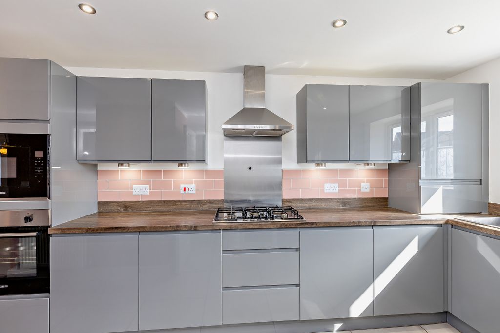 Additional image 5 of 4 bed link detached house for saleWaterside Crescent, Castleford, West Yorkshire WF10