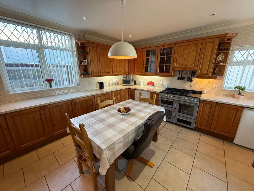 Additional image 19 of 7 bed detached house for salePark Avenue, Cardigan SA43