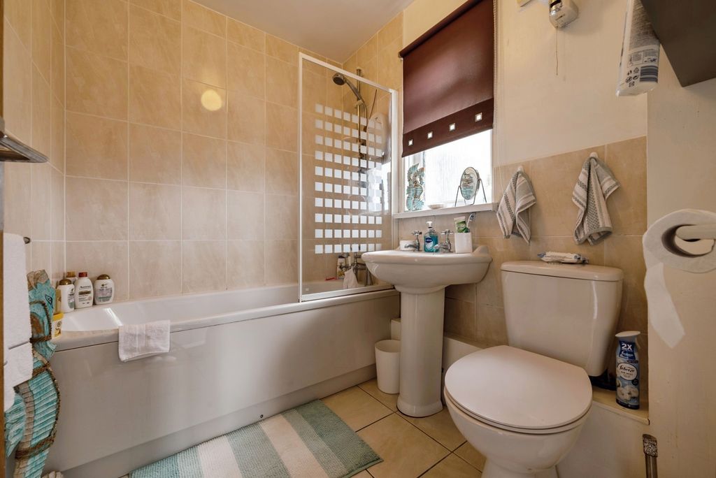 Additional image 6 of 1 bed flat for saleFernleigh Gardens, Wadebridge, Cornwall PL27