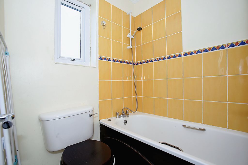 Additional image 6 of 1 bed flat for saleBubwith Close, Chard, Somerset TA20