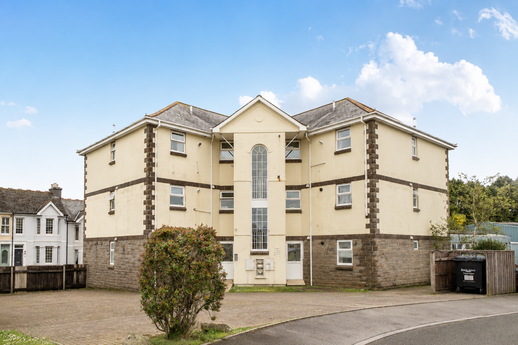 2 bed flat for saleHarris Close, Kelly Bray, Callington PL17