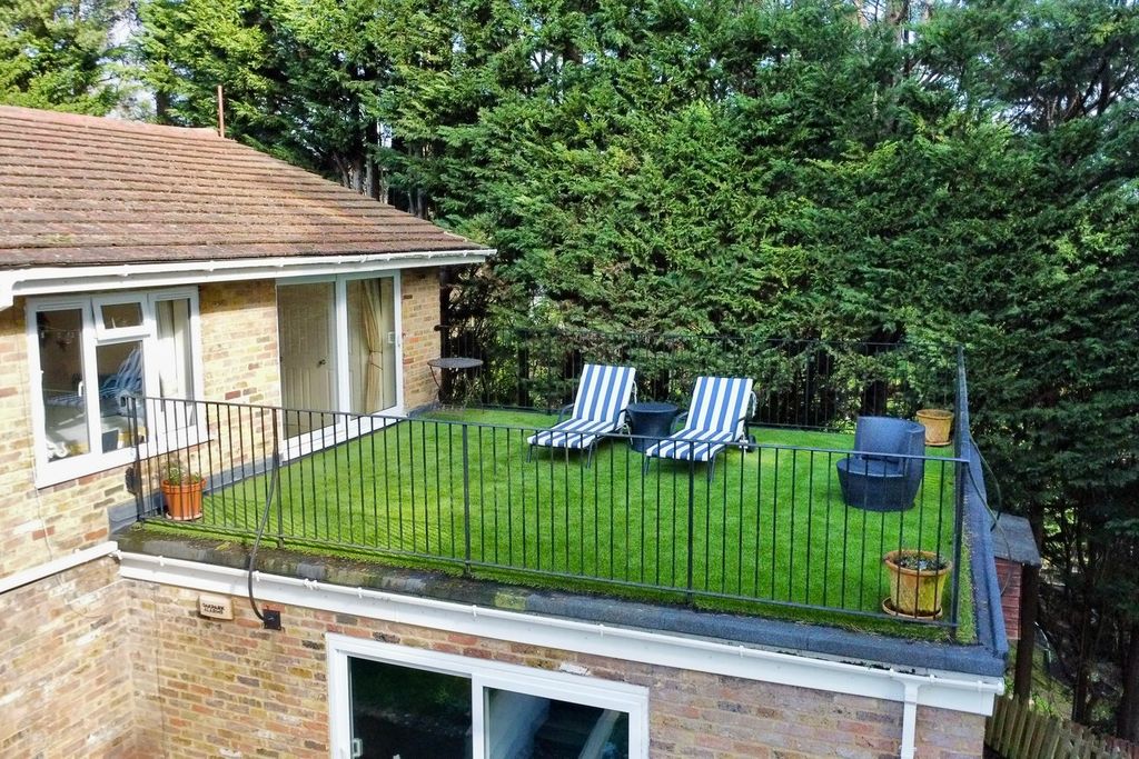 Additional image 26 of 4 bed detached bungalow for saleWalkers Ridge, Camberley GU15