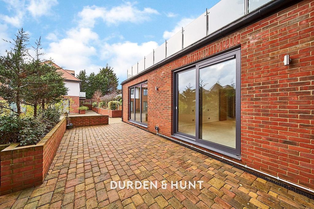 Additional image 26 of 2 bed flat for saleEden Avenue, Chigwell IG7
