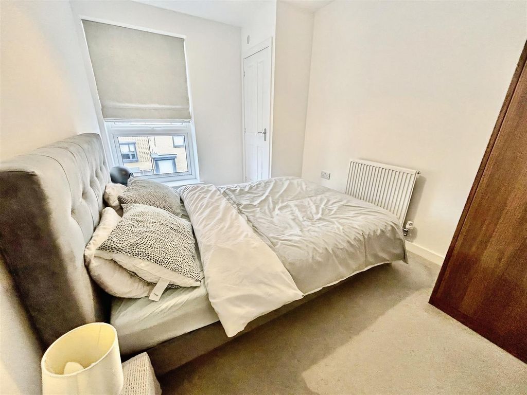 Additional image 13 of 2 bed flat for saleStarboard Crescent, Chatham ME4