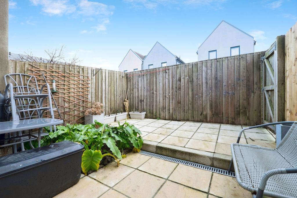 Additional image 7 of 1 bed flat for saleRotair Road, Camborne, Cornwall TR14