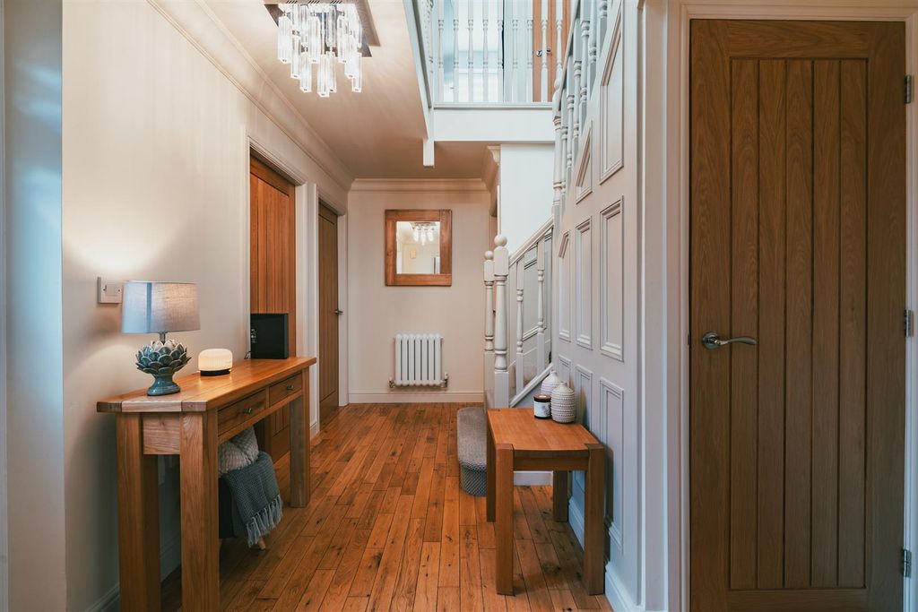 Additional image 5 of 5 bed property for saleOld Pheasant Court, Chesterfield S40