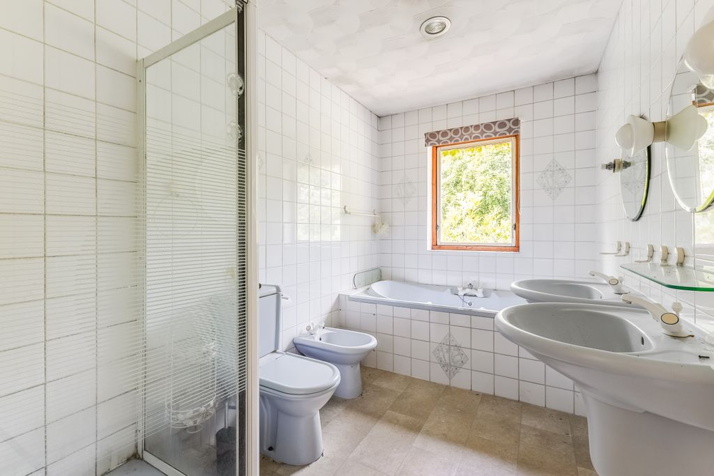 Additional image 20 of 7 bed detached house for saleRuxbury Road, Chertsey KT16