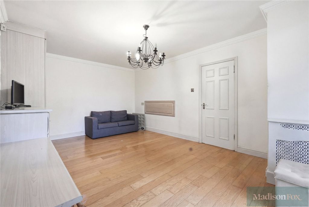 Additional image 20 of 2 bed flat for saleManor Road, Chigwell, Essex IG7