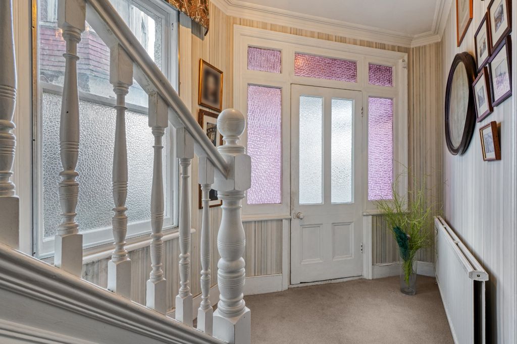 Additional image 18 of 4 bed semi-detached house for salePark Hill, Carshalton SM5