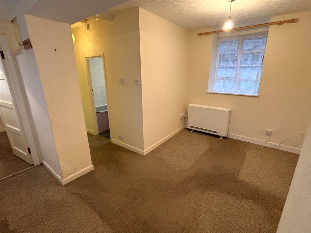 Additional image 4 of 1 bed flat for saleBannawell Street, Tavistock PL19