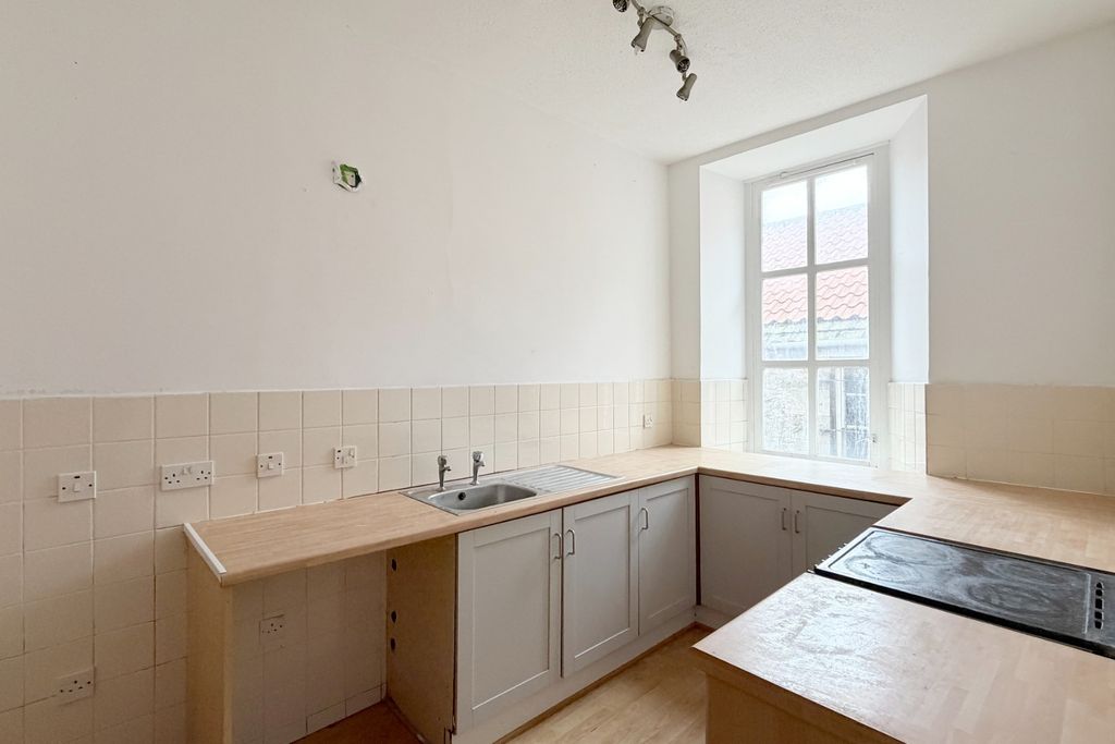 Additional image 8 of 2 bed flat for saleHigh Street, Kirkcaldy, Kirkcaldy KY1