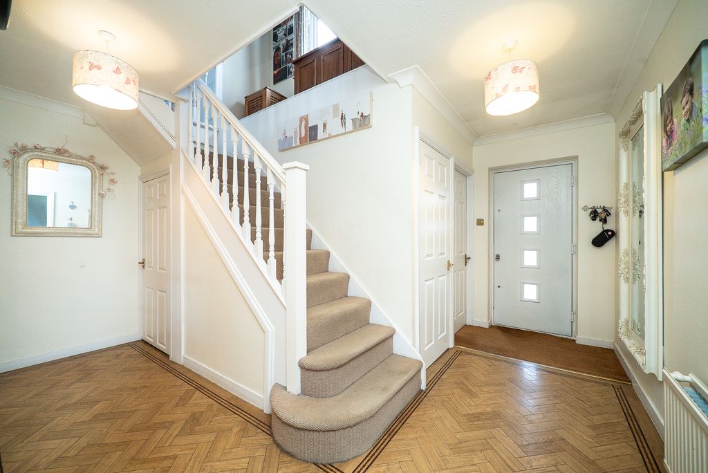 Additional image 10 of 4 bed detached house for saleCross Meadow, Chesham HP5