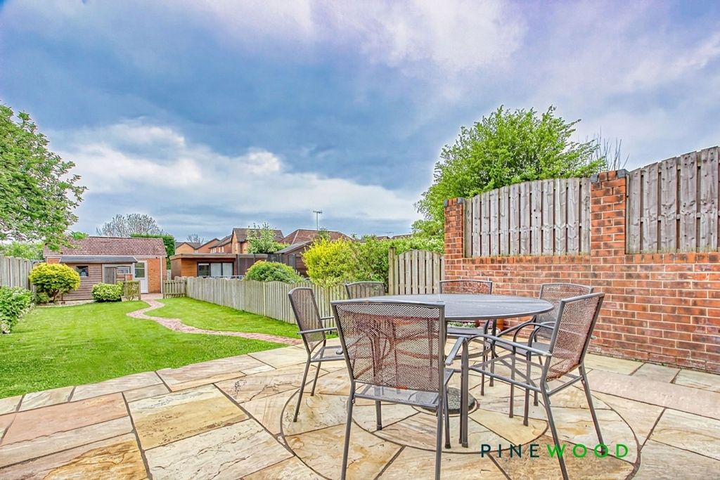 Additional image 36 of 5 bed semi-detached house for saleShaftesbury Avenue, Ashgate, Chesterfield, Derbyshire S40