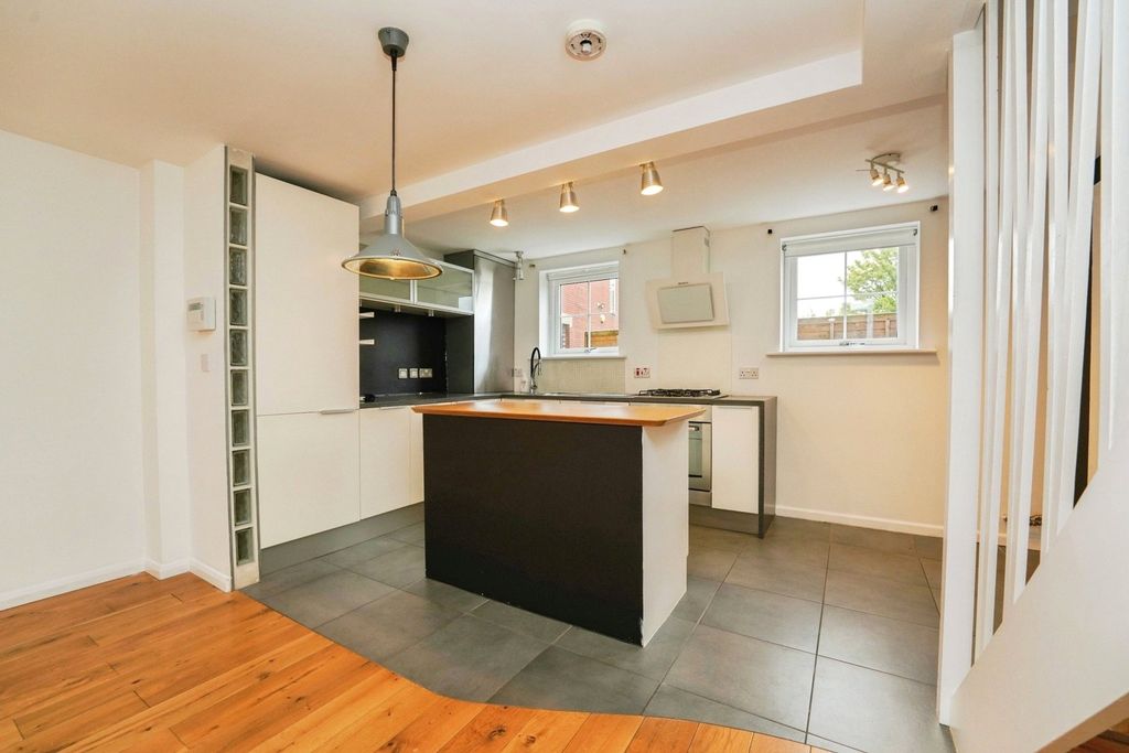 Additional image 16 of 2 bed flat for saleLower Leys, Evesham, Worcestershire WR11