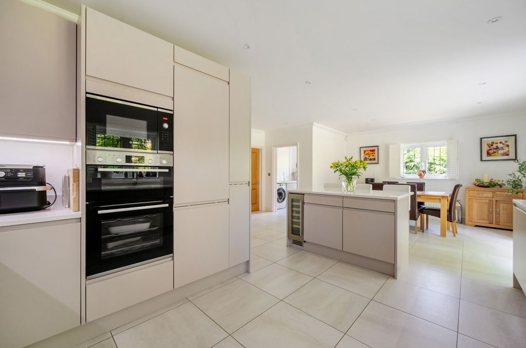 Additional image 6 of 5 bed detached house for saleGolf Drive, Camberley, Surrey GU15