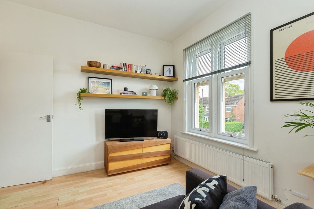 Additional image 6 of 1 bed flat for saleEssex Road, Thame, Oxfordshire OX9