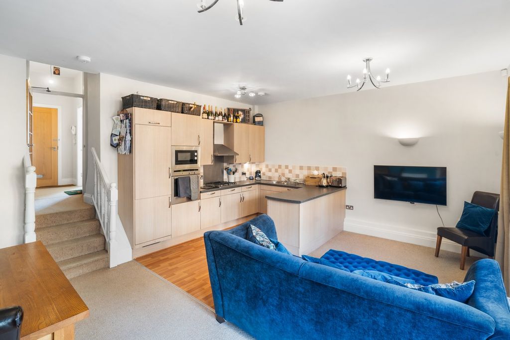 Additional image 2 of 2 bed flat for saleRoyal House, Apartment 9, New Road, Kirkby Lonsdale, Carnforth LA6