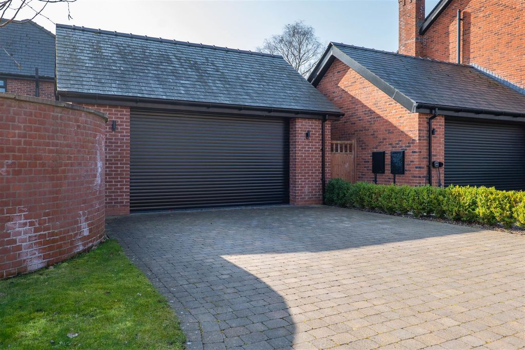 Additional image 49 of 7 bed detached house for saleChapel Fold, Whittle-Le-Woods, Chorley PR6