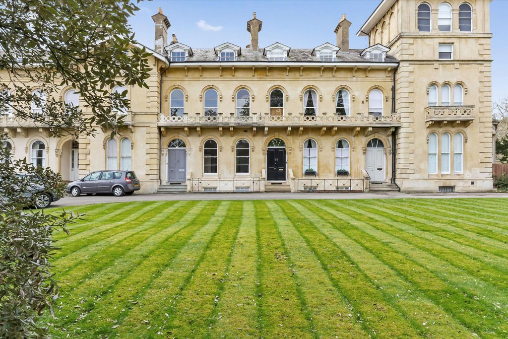 5 bed terraced house for saleLypiatt Terrace, Cheltenham, Gloucestershire GL50
