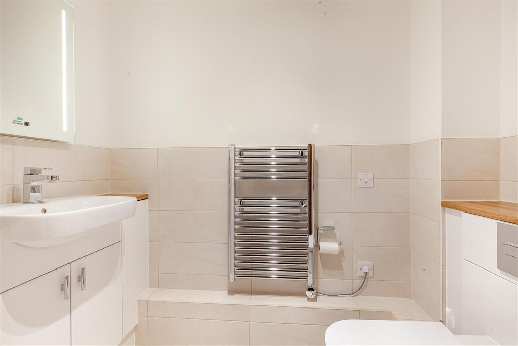 Additional image 11 of 2 bed flat for saleMiami House, Princes Road, Chelmsford, Essex CM2