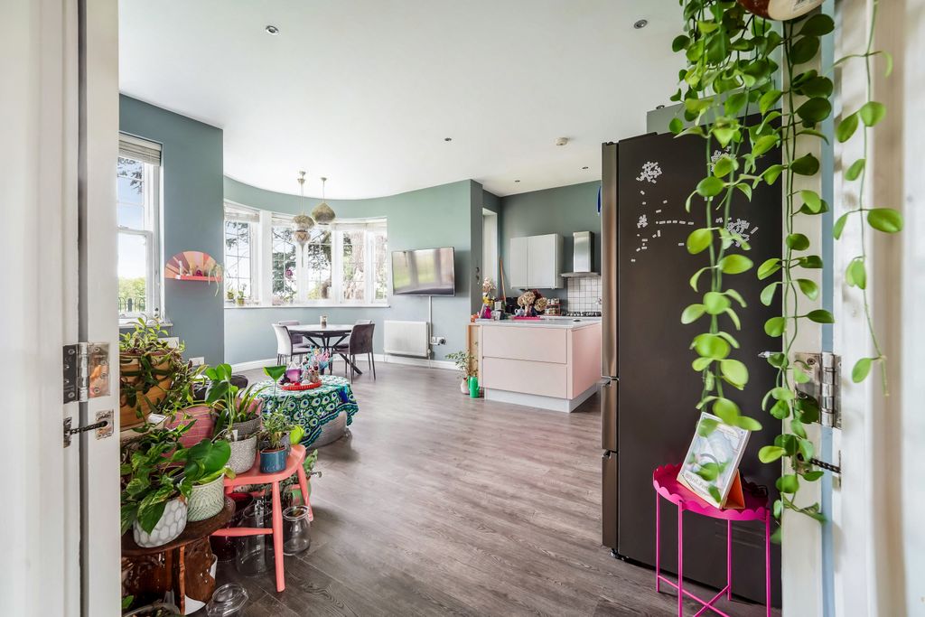 Additional image 15 of 2 bed flat for salePoulter Park, Bishopsford Road, Morden SM4