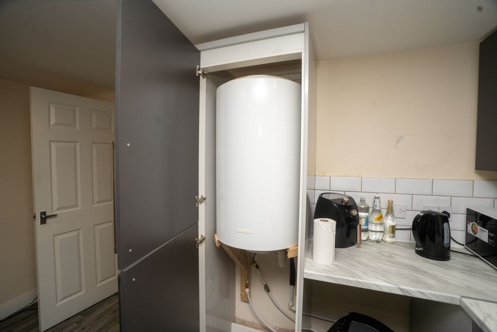 Additional image 9 of 2 bed flat for salePark Road, Chorley PR7