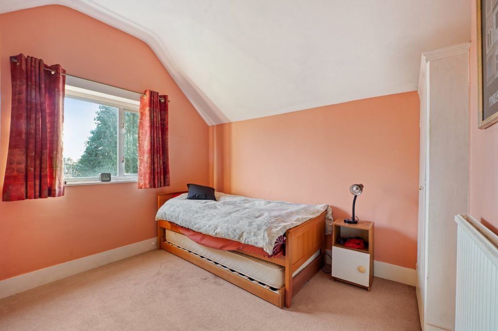 Additional image 11 of 4 bed semi-detached house for salePark Hill, Carshalton SM5