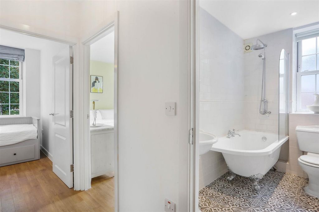 Additional image 11 of 2 bed flat for saleDamson Way, Carshalton Beeches SM5