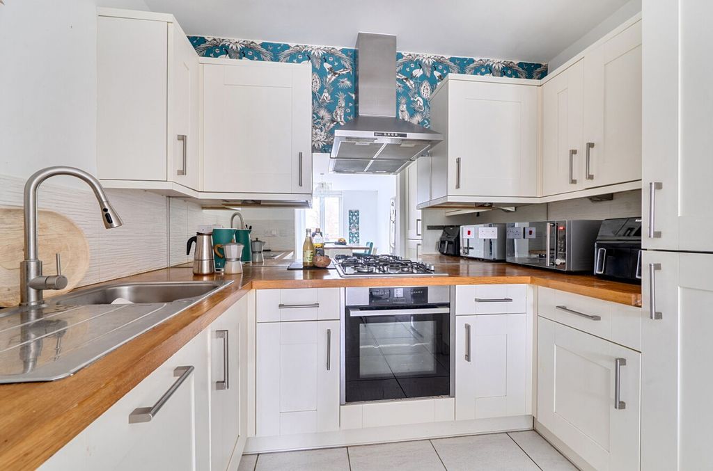 Additional image 6 of 3 bed flat for saleBroakes Road, Chichester PO19