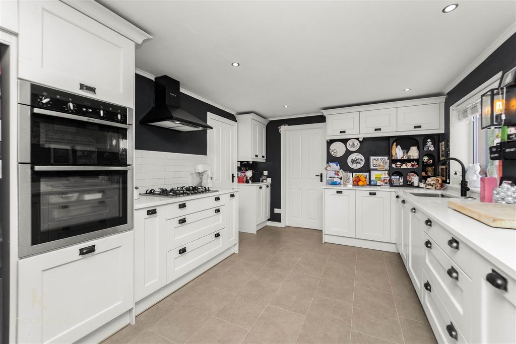 Additional image 3 of 4 bed detached house for saleBronte Avenue, Burnley BB10