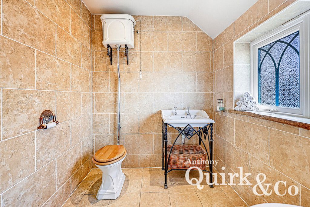 Additional image 24 of 4 bed detached house for saleHannett Road, Canvey Island SS8